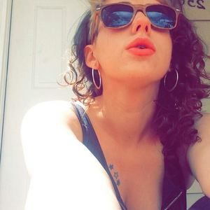 Meet your Posher, Daphne