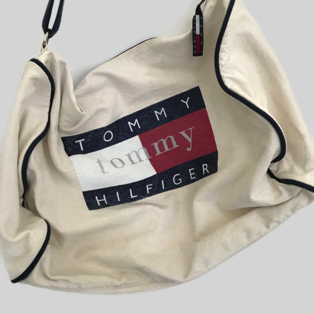 Tommy Hilfiger "tommy" Canvas Weekender Duffle Bag - Picture 2 of 8