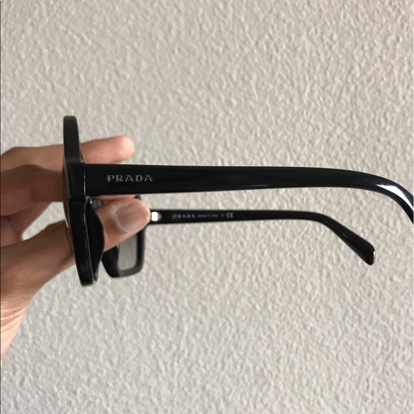 Prada oversized sunnies * price reduced* - Picture 2 of 6