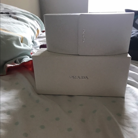 Prada oversized sunnies * price reduced* - Picture 4 of 6