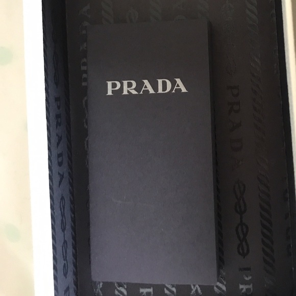 Prada oversized sunnies * price reduced* - Picture 5 of 6