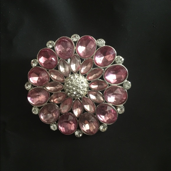 Pretty pin - Picture 1 of 2