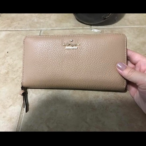 Kate spade tan leather wallet - Picture 1 of 1