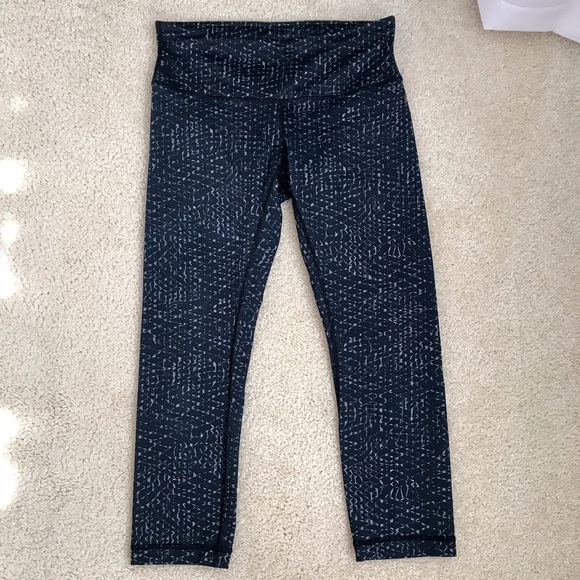 🍋EUC Lululemon wunder under crops - Picture 1 of 4