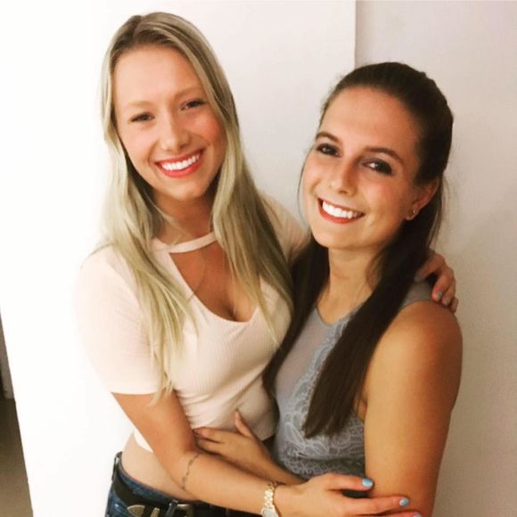 Meet your Posher, Heather - Picture 1 of 1