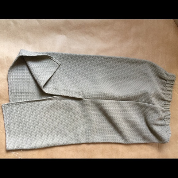 Creatures of Comfort beige straight skirt - Picture 2 of 4