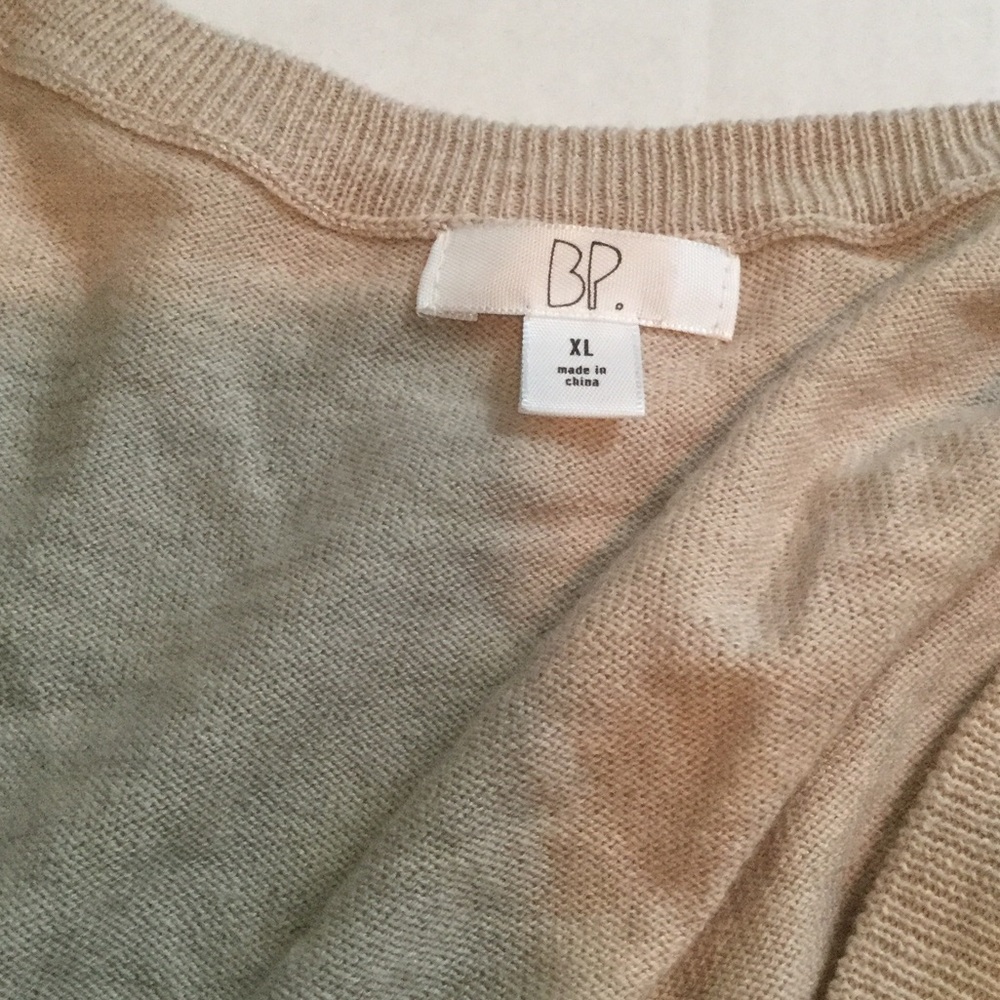 Bp sweater - Picture 3 of 3