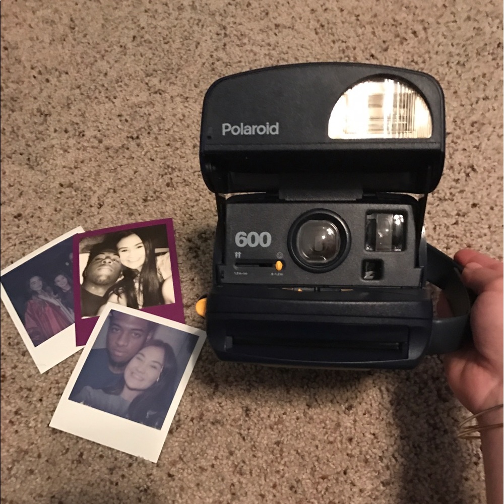 Old Polaroid 600 camera