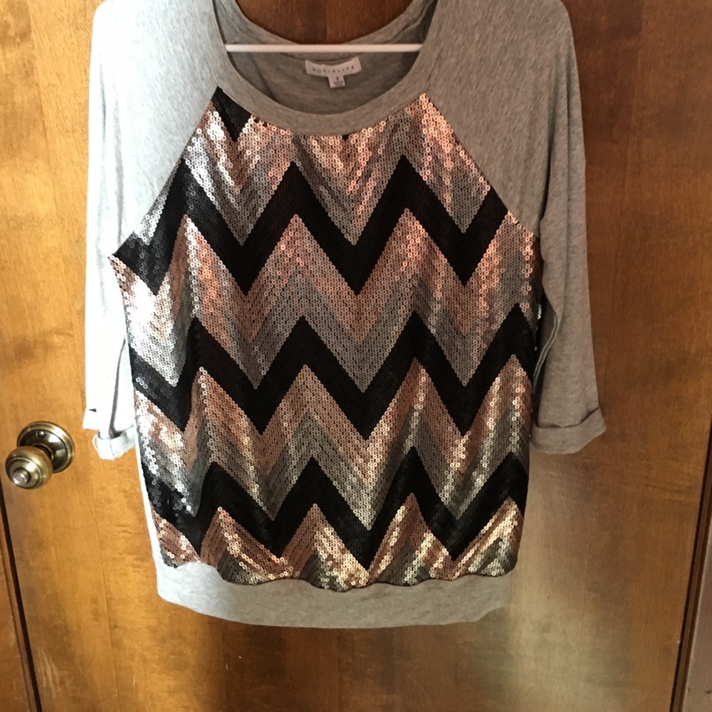 Socialite herringbone sequin top!