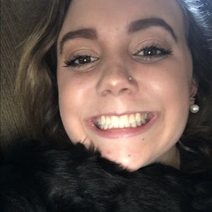 Meet your Posher, Carrie