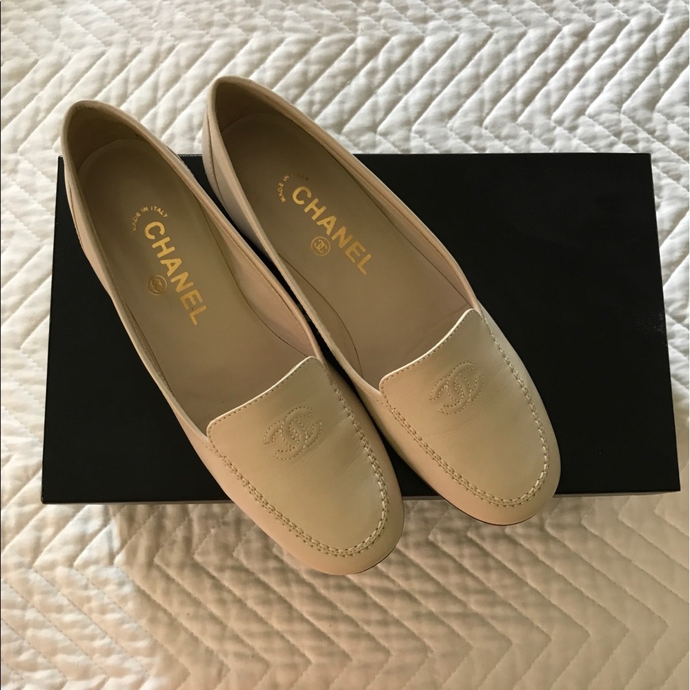 Chanel cream colored flats size 38