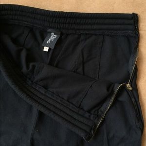 Samantha Pleat black cotton pants