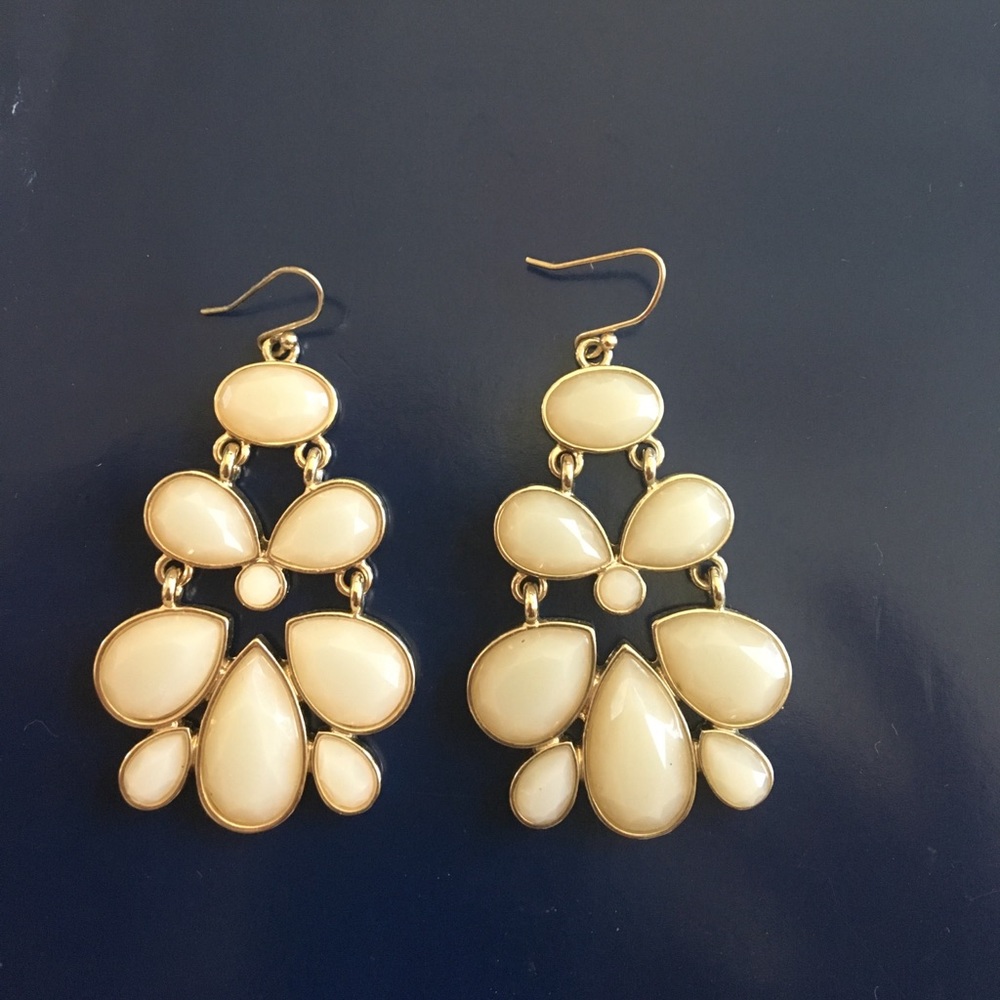 Banana Republic ivory and gold pendant earrings