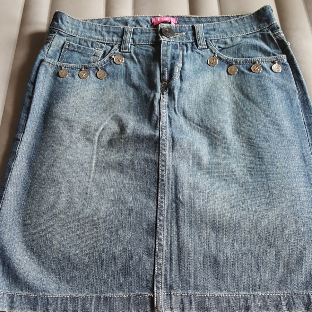 Beautiful BCBG skirt