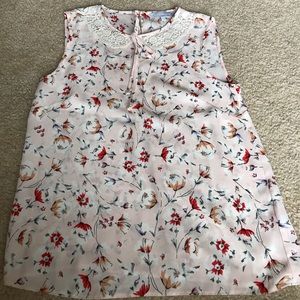 Cute flower design sleeveless blouse - NWOT