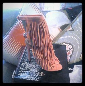 Sexy fringe heels