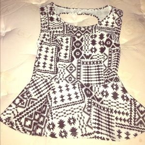 Aztec black and white top ! Cute for summer !