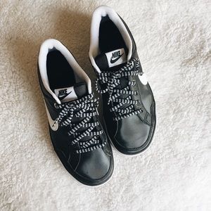 B&W Nike's