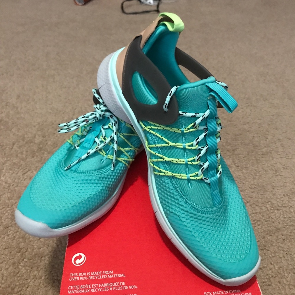 Women's Nike Free Viritous