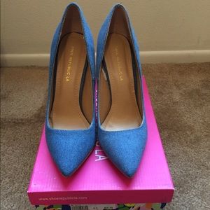 Size 8 1/2 Denim Pump