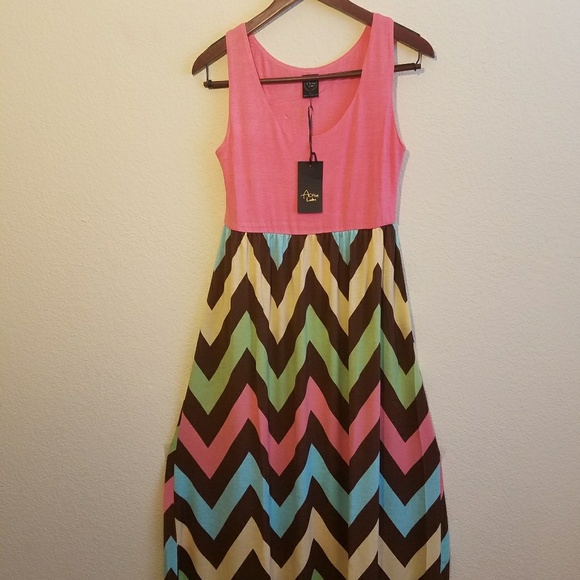 Chevron Maxi Dress - Picture 3 of 3