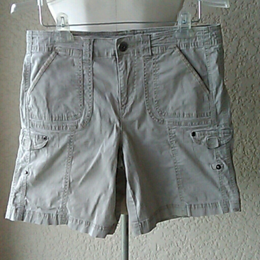 KHAKIS &CO  short size 6