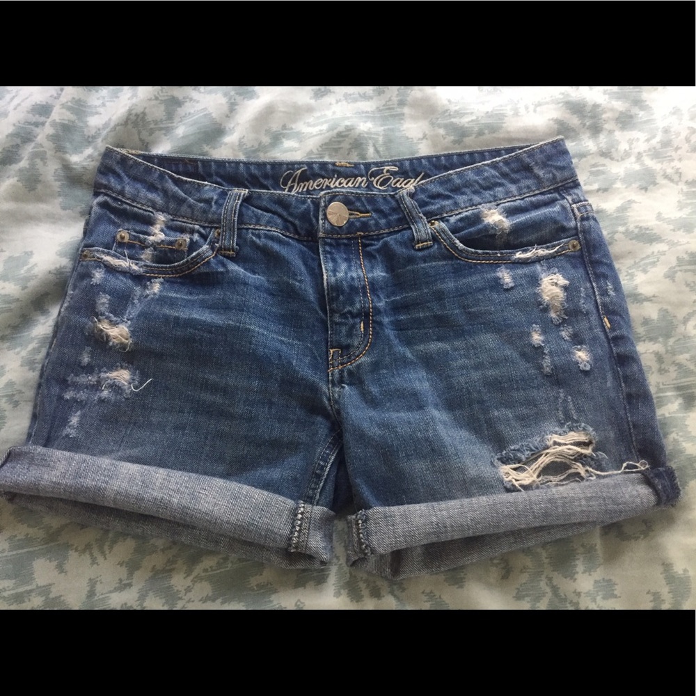 American Eagle Midi shorts