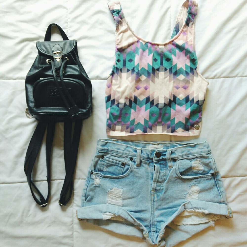 🚫SOLD🚫 kendall & kylie aztec crop