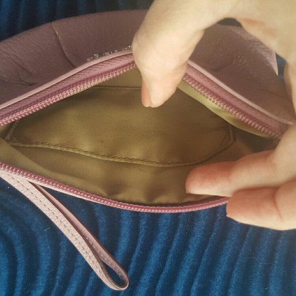 Coach leather wristlet - Picture 4 of 4