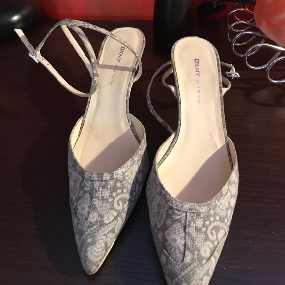 DKNY made in Italy size 8.5 Summer shoes! New! - Picture 3 of 7