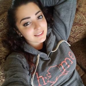 Meet your Posher, Dominique