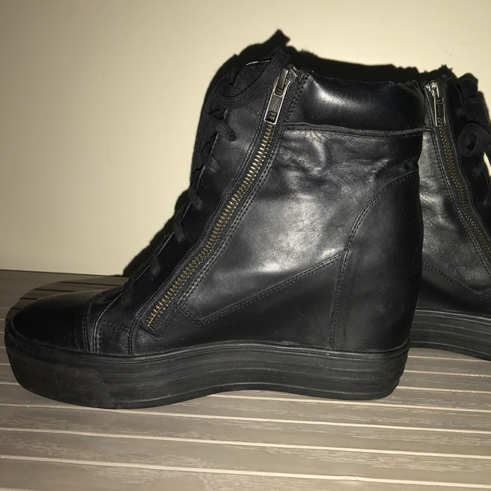 New Aldo black leather wedge sneakers