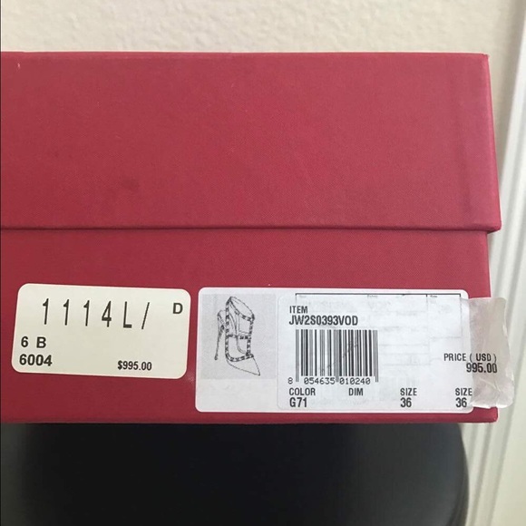 ❌⛔️SOLD❌⛔️ Authentic Valentino rock studs heels. - Picture 7 of 7