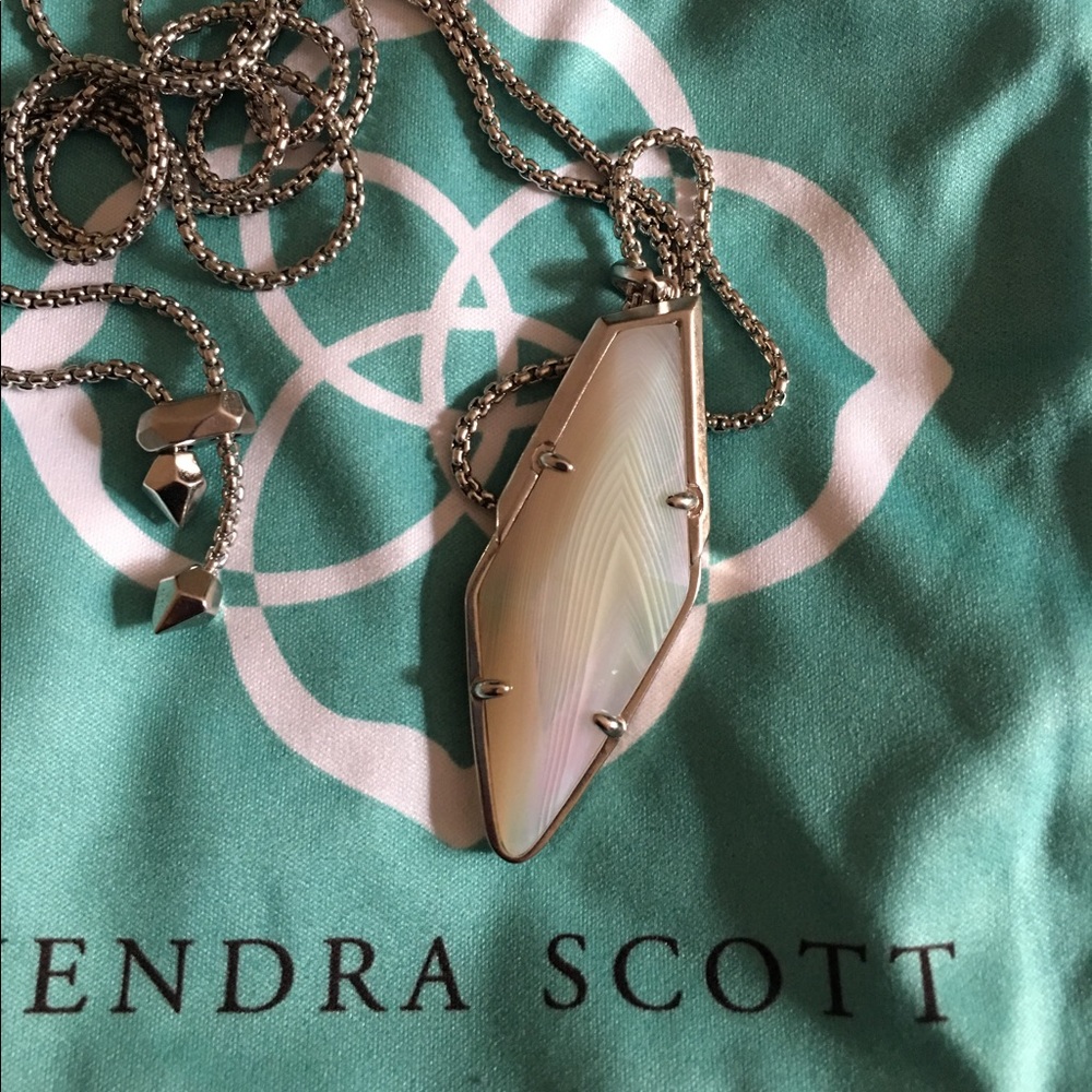 Kendra scott Beatrice Necklace