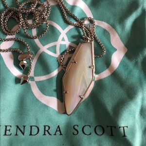 Kendra scott Beatrice Necklace