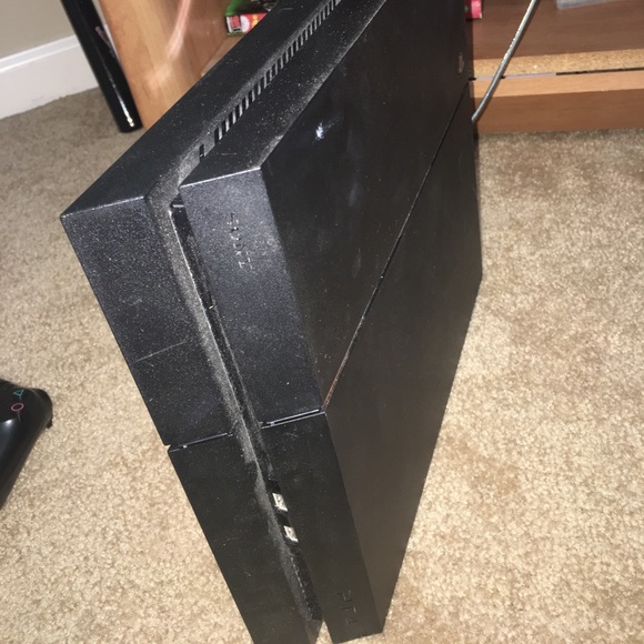 PlayStation 4, controllers, games - Picture 2 of 3