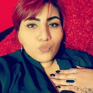 Meet your Posher, Yanet