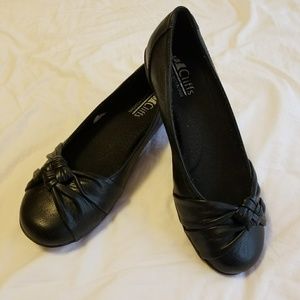Simple pair of dress shoes!