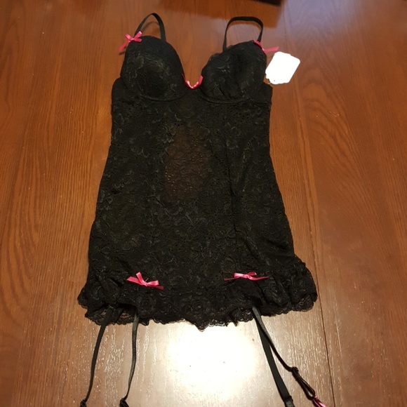 49 off dreamgirl Other Dream girl lace biggie with garter clips NWOT