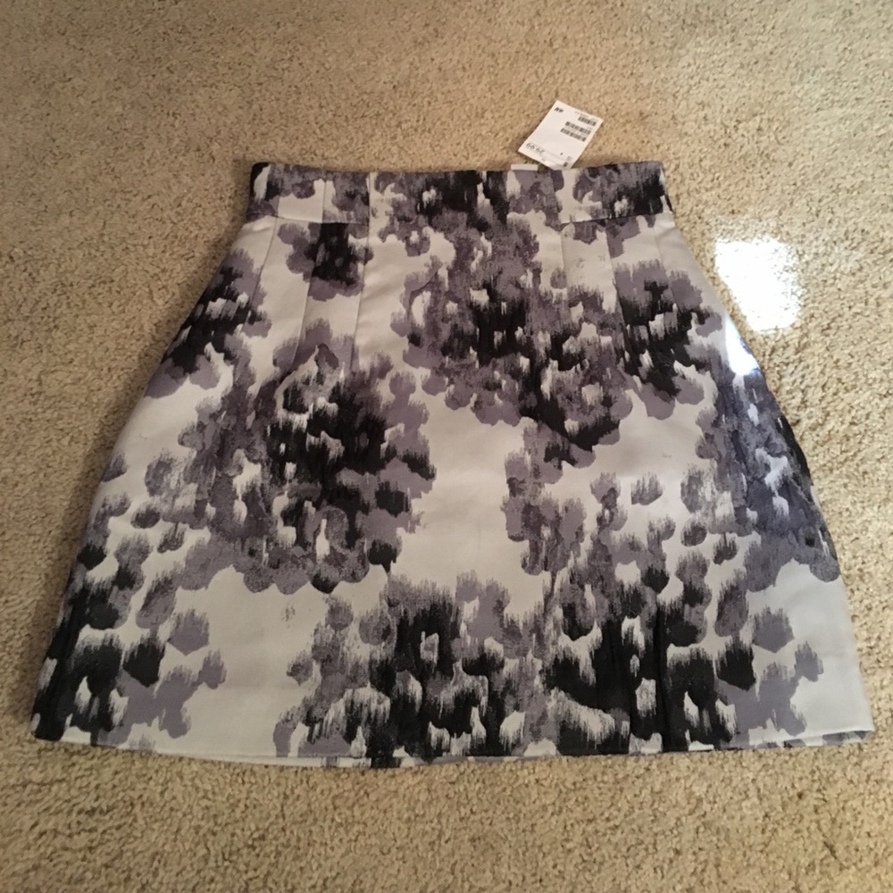 H & M black floral skirt