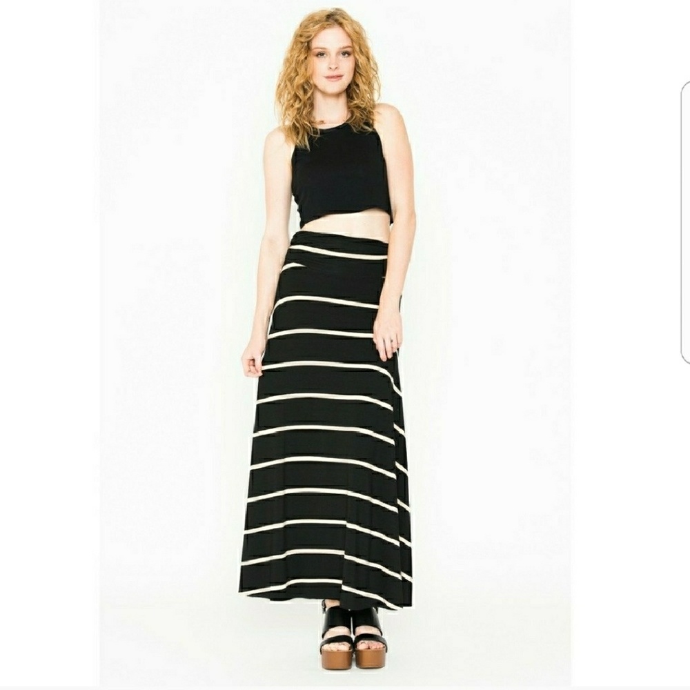 Flattering black skirt