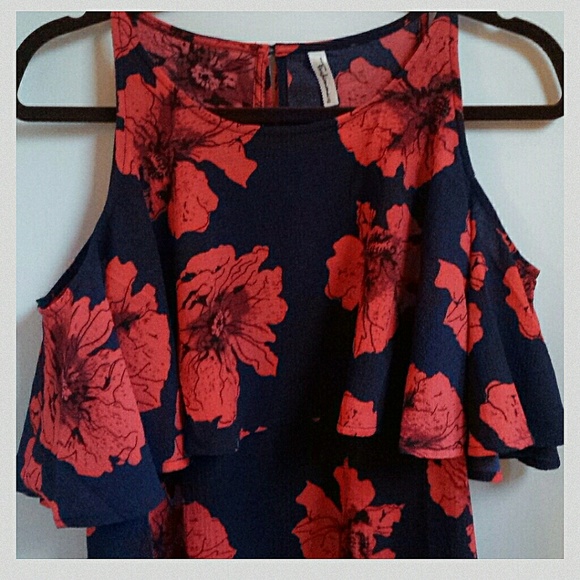 Big Floral Print Cold-shoulder blouse - Picture 2 of 4