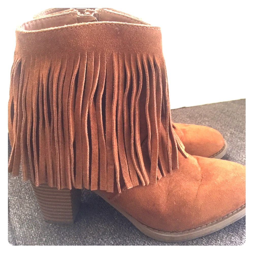 Size 8 Mossimo fringe brown booties