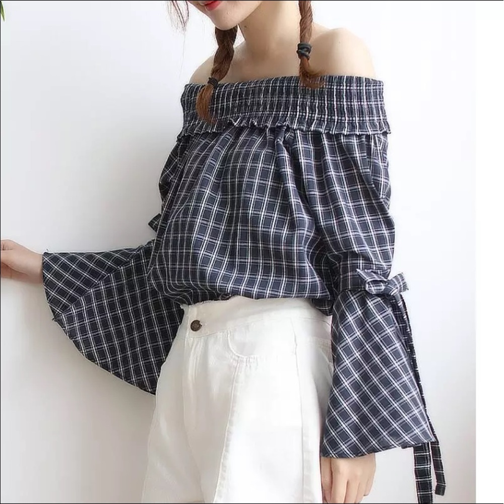 🔥Gingham Ruched Off Shoulders Bell Sleeves🔥 - Picture 1 of 4