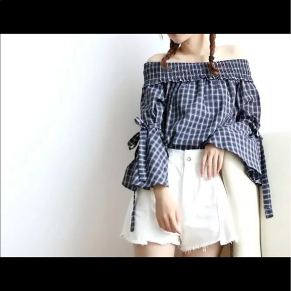🔥Gingham Ruched Off Shoulders Bell Sleeves🔥 - Picture 2 of 4