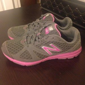 Women's new balance running shoes