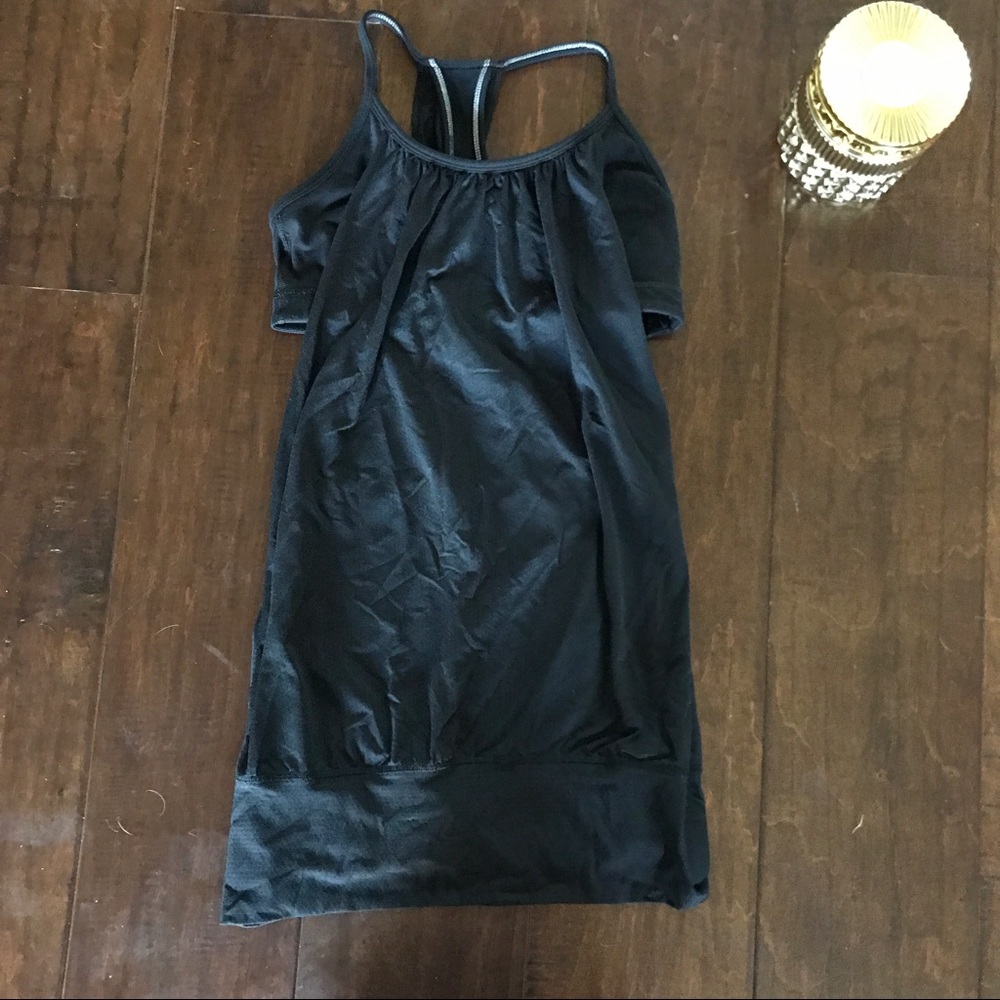Black lululemon yoga top