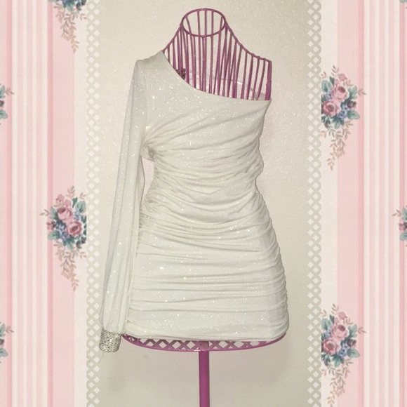 💕Beautiful Dress💕 - Picture 4 of 6