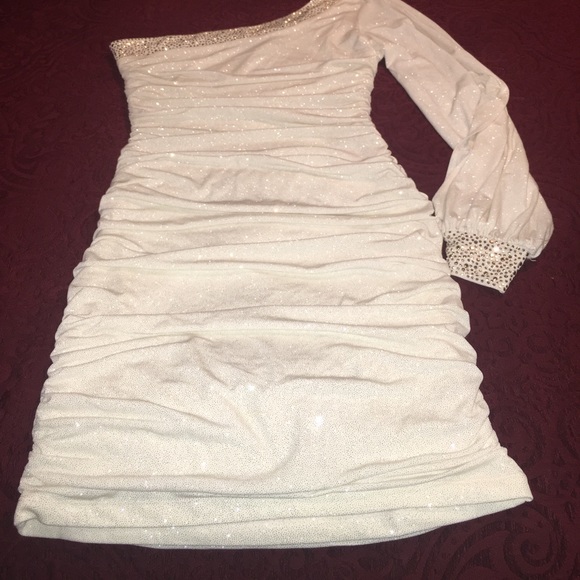 💕Beautiful Dress💕 - Picture 2 of 6