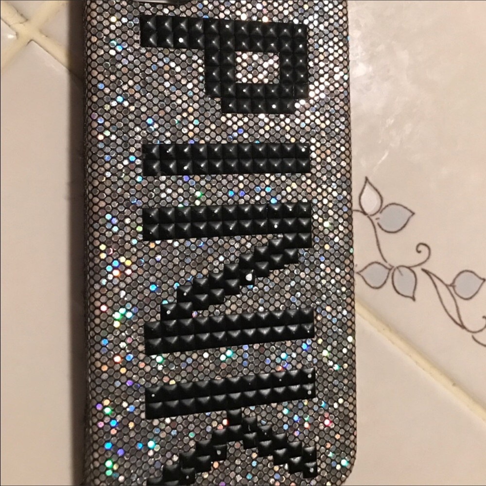 Pink sequence iPhone 5 case - Picture 3 of 3